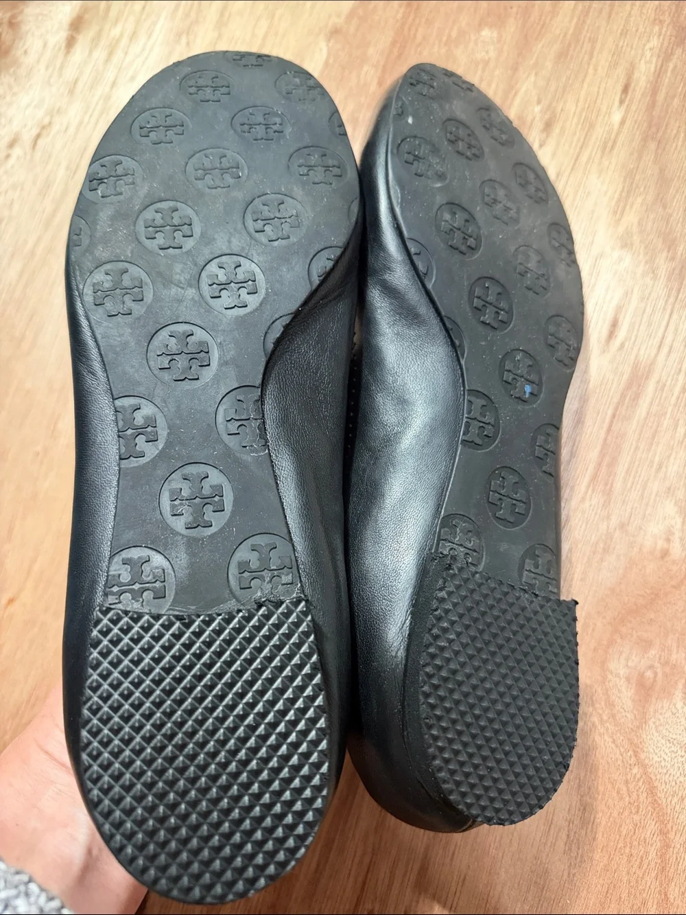 Tory Burch Leather Black Flats with Gold Logo size 8.5/9